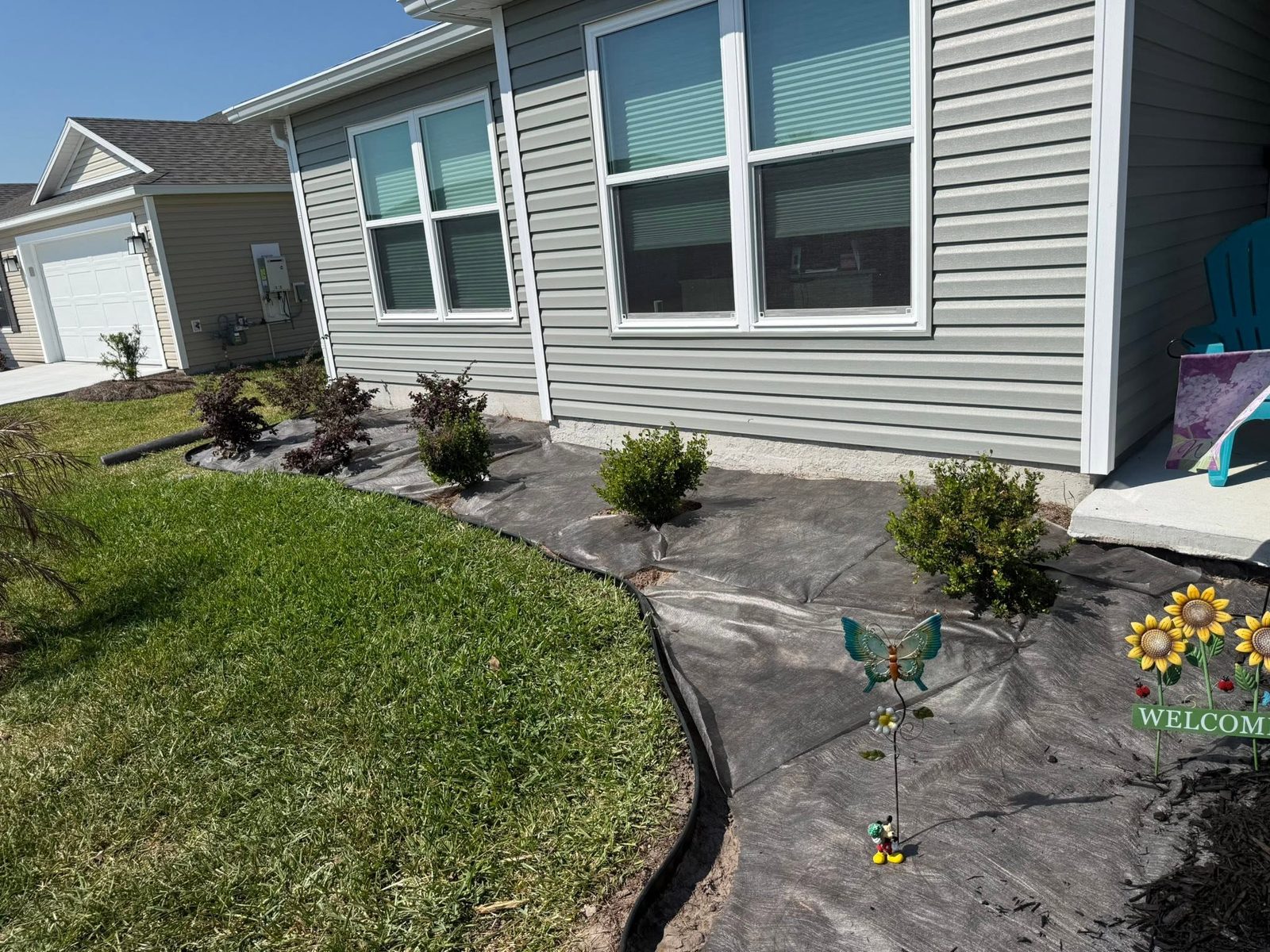 Manicured front yard — Neuman's Property Services, Central Florida
